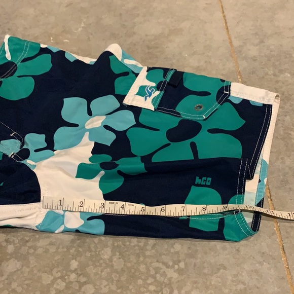 Hollister Board Shorts - Picture 4 of 6